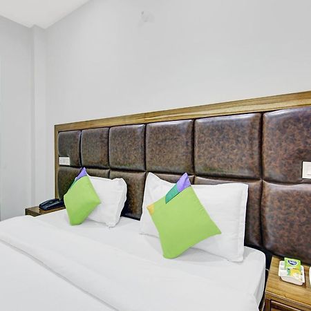 Hotel Treebo Royal Salute, Zirakpur Exteriér fotografie