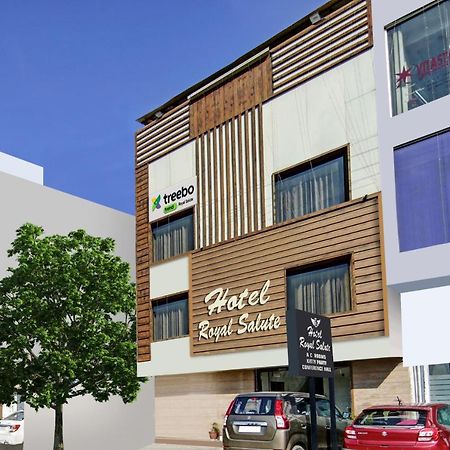 Hotel Treebo Royal Salute, Zirakpur Exteriér fotografie