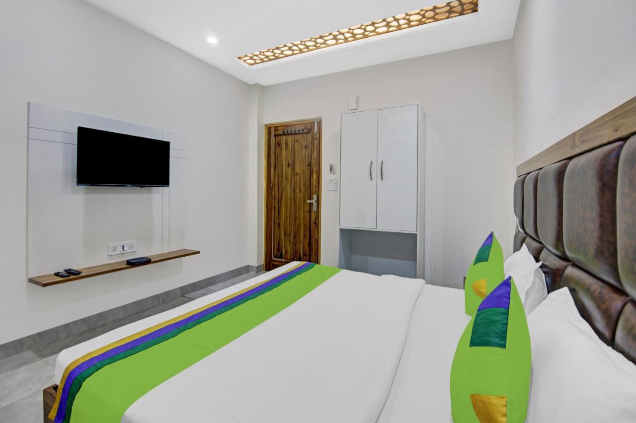 Hotel Treebo Royal Salute, Zirakpur Exteriér fotografie