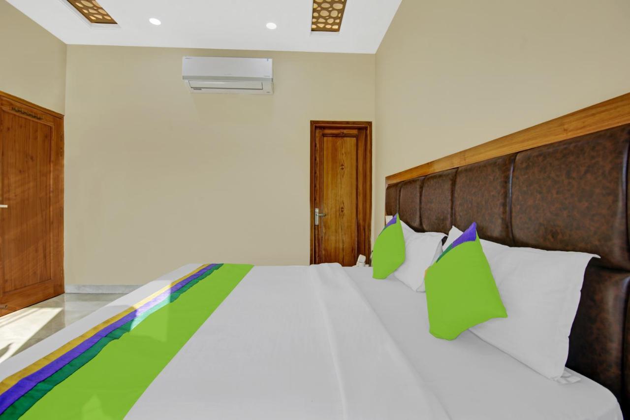 Hotel Treebo Royal Salute, Zirakpur Exteriér fotografie