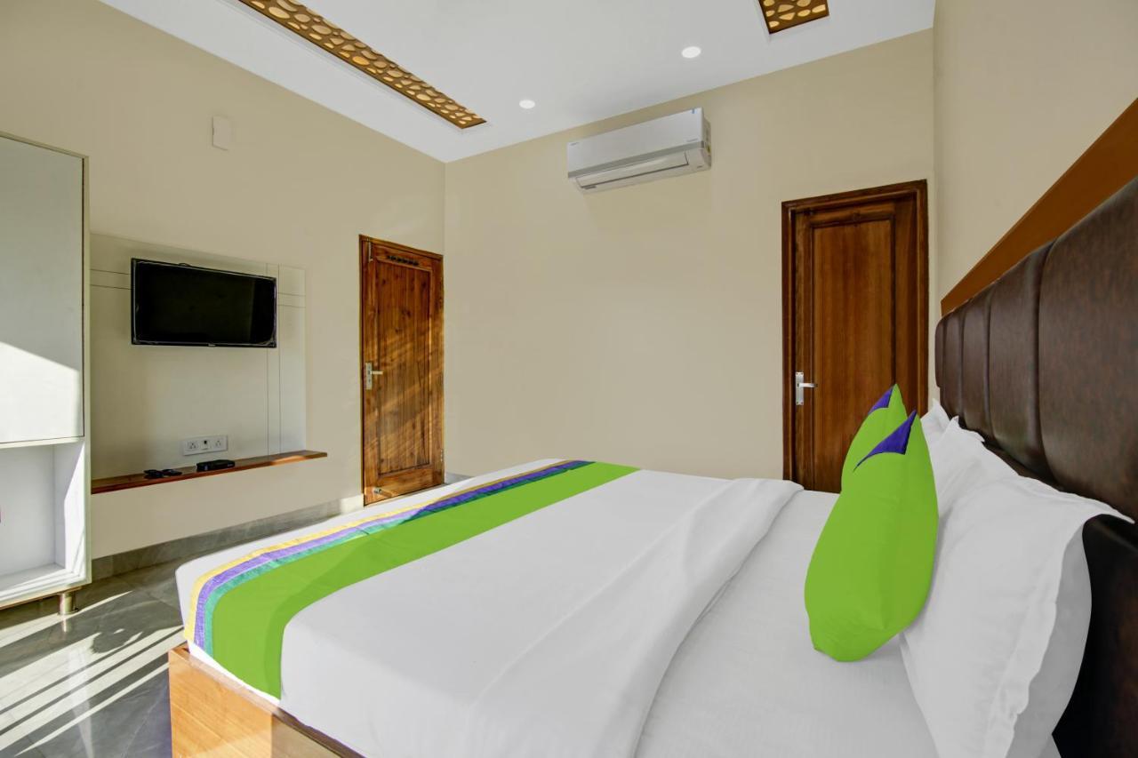 Hotel Treebo Royal Salute, Zirakpur Exteriér fotografie