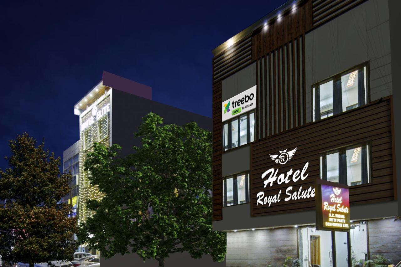 Hotel Treebo Royal Salute, Zirakpur Exteriér fotografie