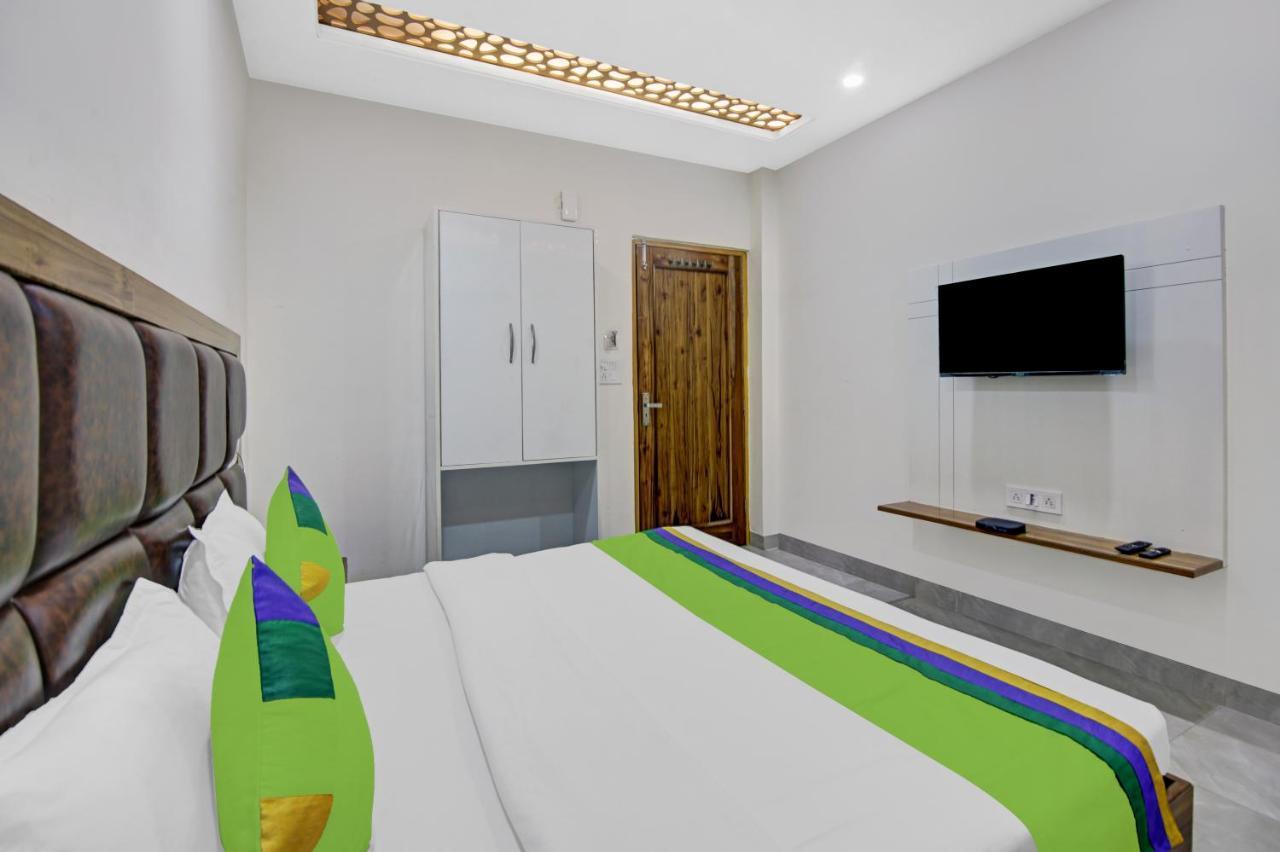 Hotel Treebo Royal Salute, Zirakpur Exteriér fotografie