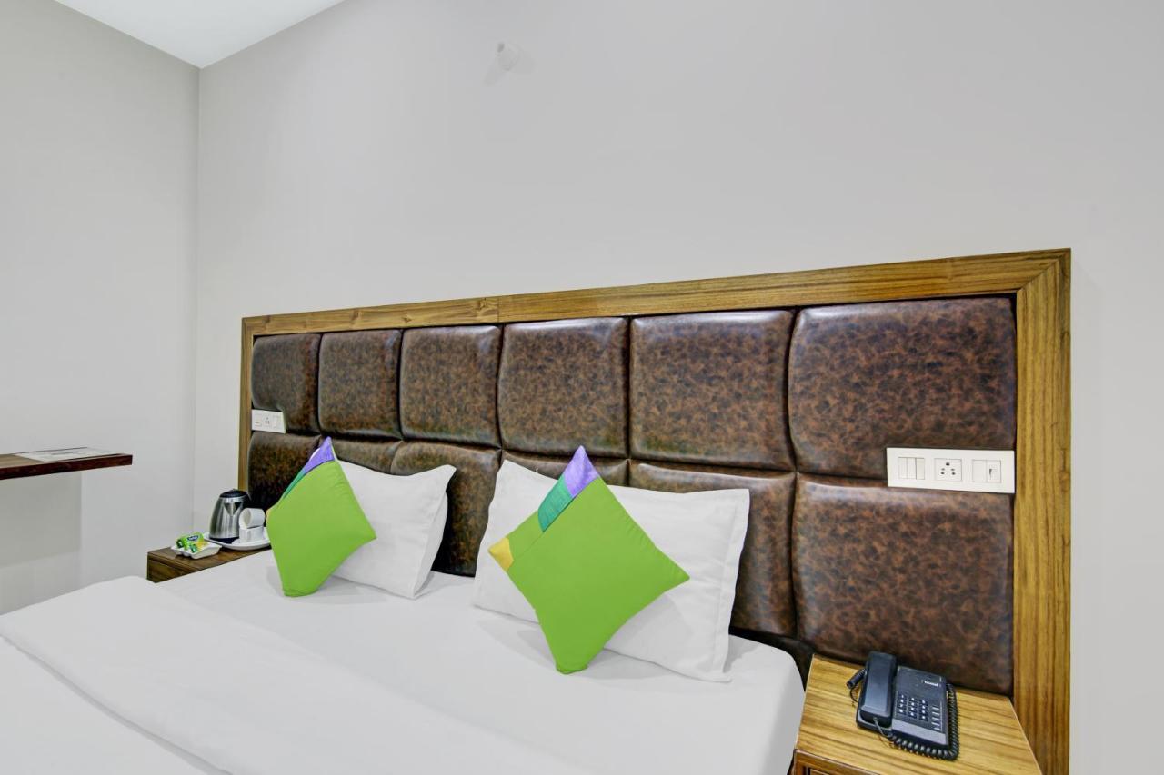 Hotel Treebo Royal Salute, Zirakpur Exteriér fotografie