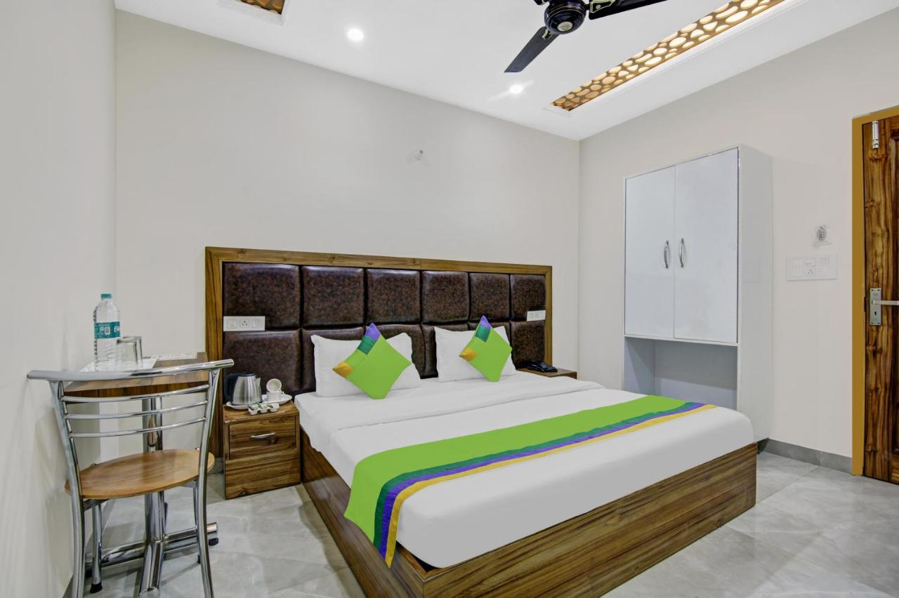 Hotel Treebo Royal Salute, Zirakpur Exteriér fotografie