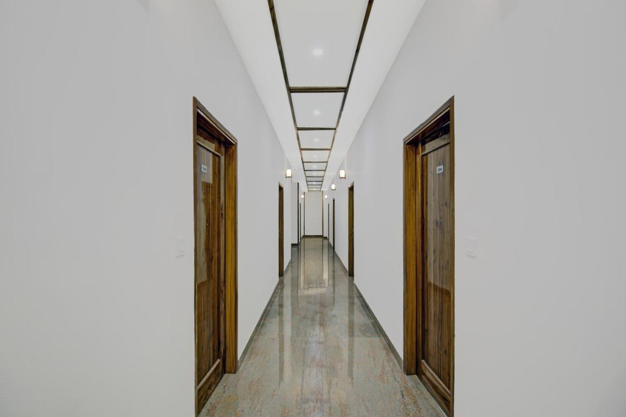 Hotel Treebo Royal Salute, Zirakpur Exteriér fotografie